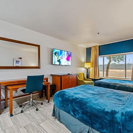 Tempe Studio Apartment Two Full Size Beds Bagian luar foto
