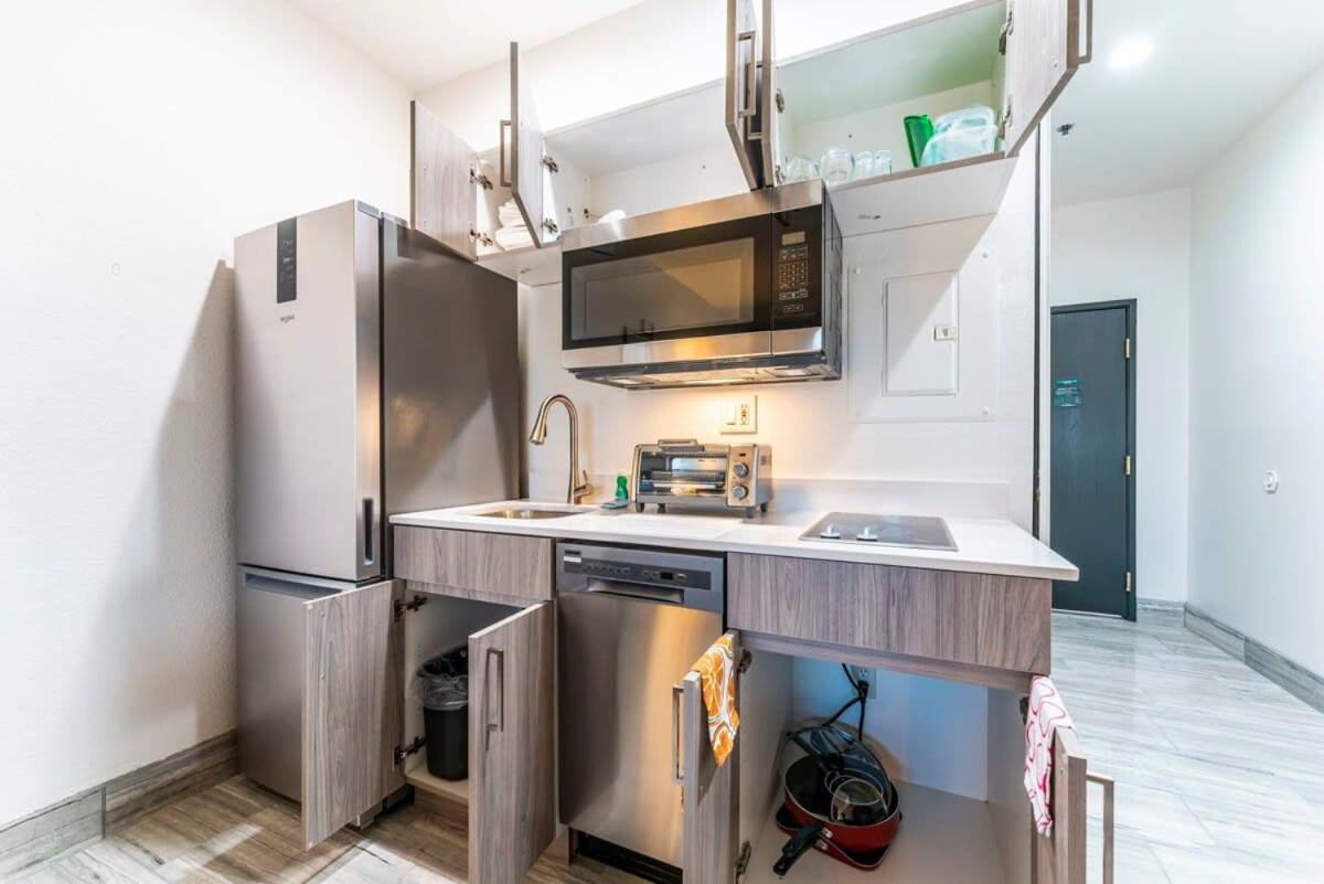 Tempe Studio Apartment Two Full Size Beds Bagian luar foto