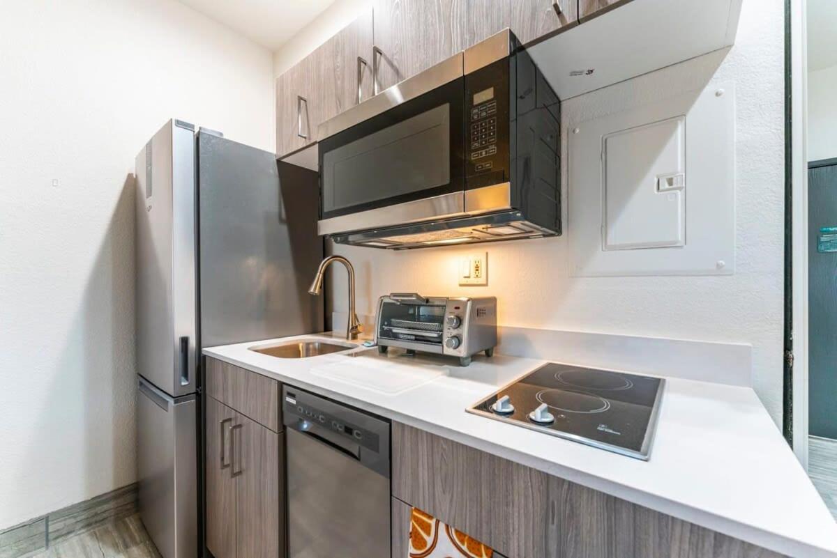 Tempe Studio Apartment Two Full Size Beds Bagian luar foto