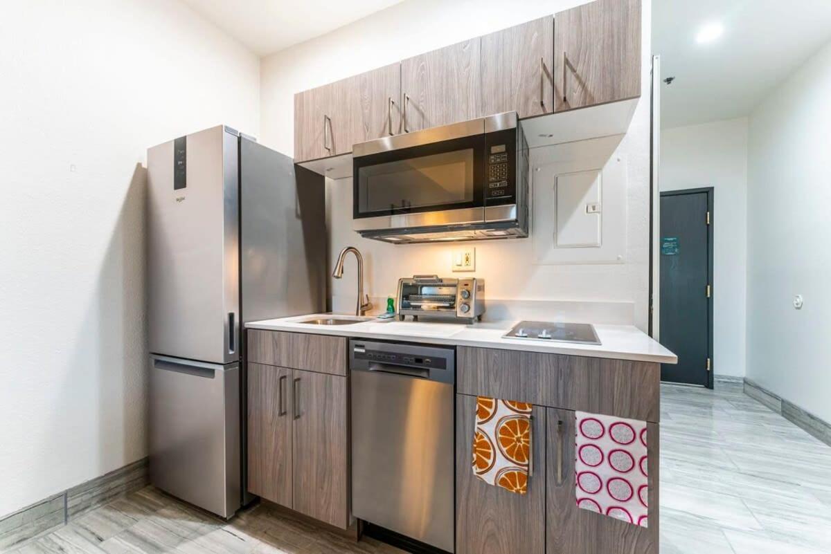 Tempe Studio Apartment Two Full Size Beds Bagian luar foto