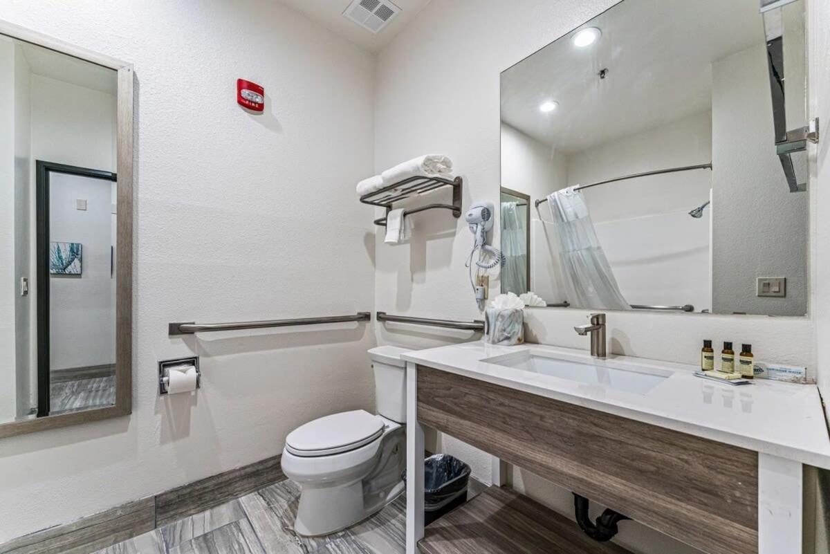 Tempe Studio Apartment Two Full Size Beds Bagian luar foto