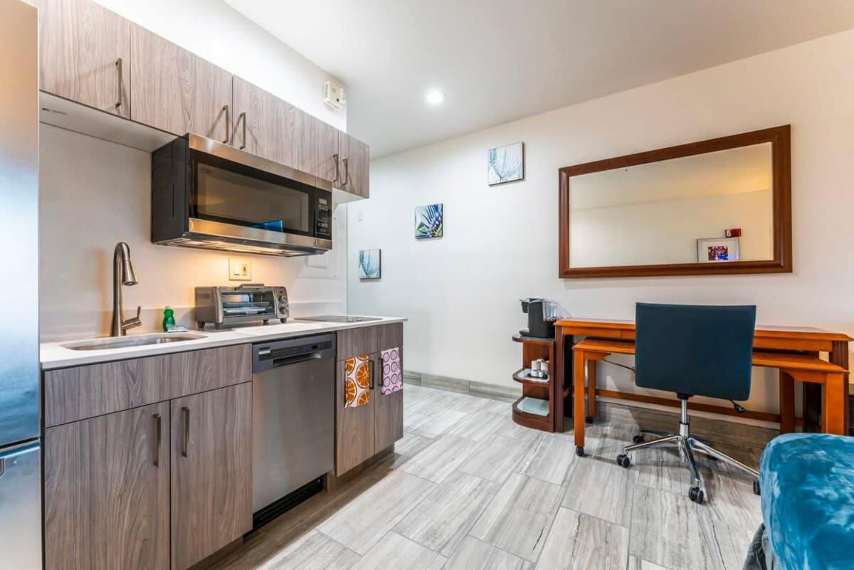 Tempe Studio Apartment Two Full Size Beds Bagian luar foto