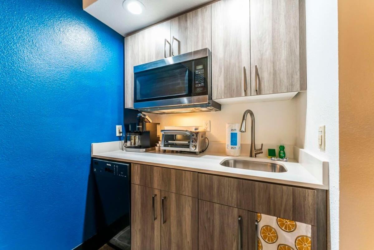 Tempe Studio Apartment Two Full Size Beds Bagian luar foto