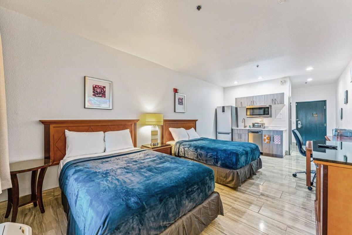 Tempe Studio Apartment Two Full Size Beds Bagian luar foto